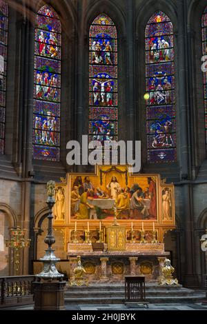 Details des Altarstückes in der Ypern St. Martin's Cathedral, nach dem Ersten Weltkrieg wieder in seine mittelalterliche Schönheit. Stockfoto
