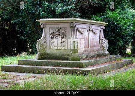 Grab von Sir William Cuthbert Quilter, St. Mary the Virgin Church, Bawdsey, Suffolk, East Anglia Stockfoto