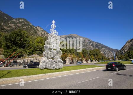 Die Außenbezirke von Andorra la Vella in Andorra Stockfoto