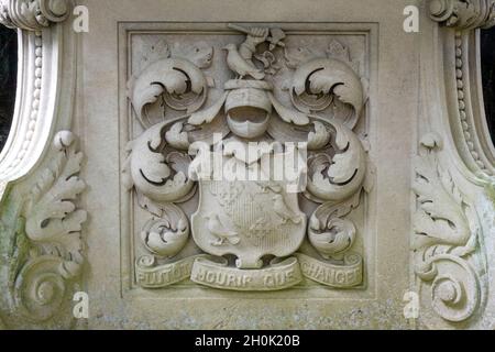 Grab von Sir William Cuthbert Quilter, St. Mary the Virgin Church, Bawdsey, Suffolk, East Anglia Stockfoto