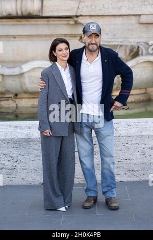 Roma, Italien. Oktober 2021. Barbara Ronchi, Marco Giallini beim Fotocall für „IO sono Babbo Natale“, vor der Eröffnung des 16. Filmfestivals in Rom. Quelle: Luigi de Pompeis/Alamy Live News Stockfoto