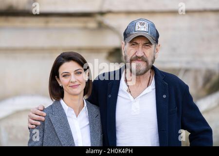 Roma, Italien. Oktober 2021. Barbara Ronchi, Marco Giallini beim Fotocall für „IO sono Babbo Natale“, vor der Eröffnung des 16. Filmfestivals in Rom. Quelle: Luigi de Pompeis/Alamy Live News Stockfoto