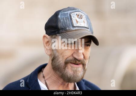 Roma, Italien. Oktober 2021. Marco Giallini bei der Fotoschau für 'IO sono Babbo Natale', vor der Eröffnung des 16. Filmfestivals in Rom. Quelle: Luigi de Pompeis/Alamy Live News Stockfoto