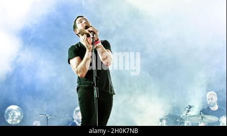 Ben Duffy von FENECH-Soler tritt beim Befestival Music Festival, Robin Hill Adventure Park, Isle of Wight, am 9. September 2011 auf. Stockfoto