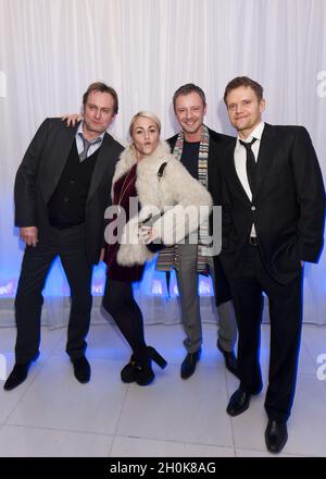 Philip Glenister, Jaime Winstone, John Simm und Marc Warren bei der Weihnachtsaufführung des Nussknackers am 14. Dezember 2011 im English National Ballet in London Stockfoto