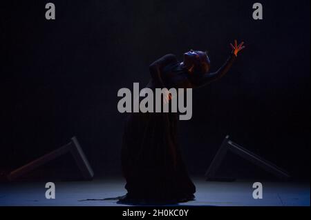 Eva Yerbabuena tritt auf !AY! Live auf der Bühne, im Rahmen des Flamenco Festivals London in Sadlers Wells Stockfoto