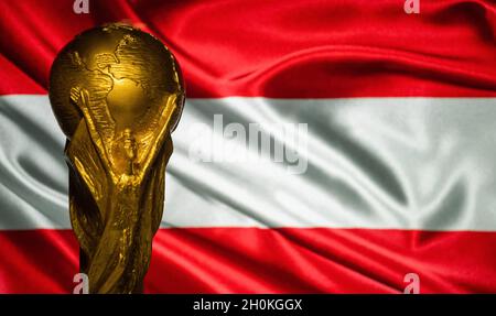 6. Oktober 2021 Wien, Österreich. FIFA Fußball-Weltmeisterschaft vor dem Hintergrund der Flagge Österreichs. Stockfoto