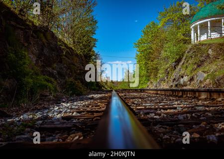 The Round House, Prince's Lodge mit Blick auf Bahngleise Stockfoto