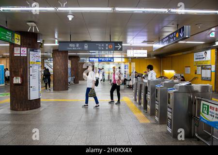 Busan, Korea - 22. Juni 2019 : Innenansicht der U-Bahn von Busan, Korea Stockfoto