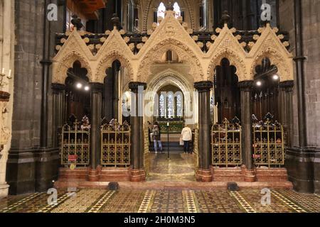 IRLAND. DUBLIN. CHRISTCHURCH KATHEDRALE DER HEILIGEN DREIFALTIGKEIT GEGRÜNDET 1030 INNEN, HERZ, ALTAR Stockfoto