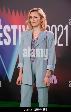 London, Großbritannien. Oktober 2021. Charlotte Ritchie nimmt an der Weltpremiere von „The Phantom of the Open“ während des 65. London Film Festivals in der Royal Festival Hall in London Teil. (Foto von Gary Mitchell/SOPA Images/Sipa USA) Quelle: SIPA USA/Alamy Live News Stockfoto