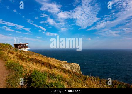 National Coastwatch Coastwatch Coastwatch Coastwatch Station am Bass Point auf der Lizard Peninsula im Süden von Cornwall, England Stockfoto