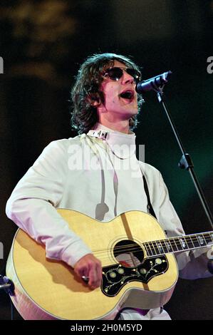 Verona Italien 09/20/2002, Arena : Richard Ashcroft im Konzert während der musikalischen Veranstaltung „Festivalbar 2000“ Stockfoto