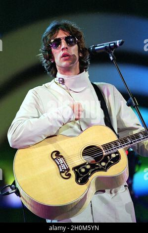 Verona Italien 09/20/2002, Arena : Richard Ashcroft im Konzert während der musikalischen Veranstaltung „Festivalbar 2000“ Stockfoto