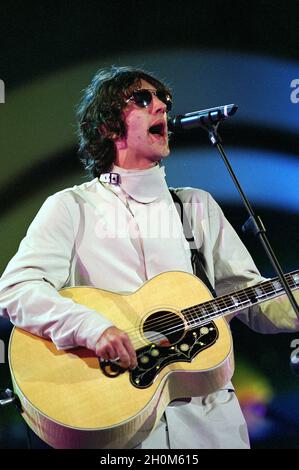 Verona Italien 09/20/2002, Arena : Richard Ashcroft im Konzert während der musikalischen Veranstaltung „Festivalbar 2000“ Stockfoto