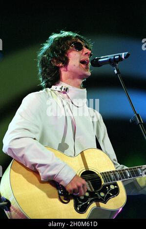 Verona Italien 09/20/2002, Arena : Richard Ashcroft im Konzert während der musikalischen Veranstaltung „Festivalbar 2000“ Stockfoto