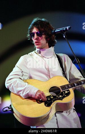 Verona Italien 09/20/2002, Arena : Richard Ashcroft im Konzert während der musikalischen Veranstaltung „Festivalbar 2000“ Stockfoto
