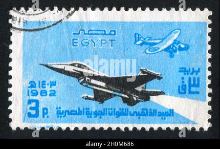 ÄGYPTEN - UM 1982: Briefmarke gedruckt von Ägypten, zeigt Flugzeuge, um 1982 Stockfoto