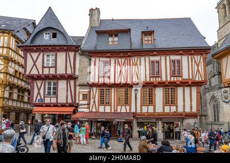 Fachwerkhäuser in der Altstadt von Vannes, Bretagne, Frankreich | Fachwerkhäuser in der Altstadt von Vannes, Bretagne, Frankreich Stockfoto