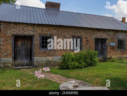 Blountville, Tennessee, USA - 14. August 2021: Sklavenviertel, erbaut von William Deery für seine Sklaven in den frühen 1800er Jahren. Stockfoto