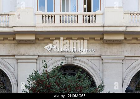 VALENCIA, SPANIEN - 21. SEPTEMBER 2021: Unicaja Banco ist ein spanisches Investmentbank- und Finanzdienstleistungsunternehmen Stockfoto