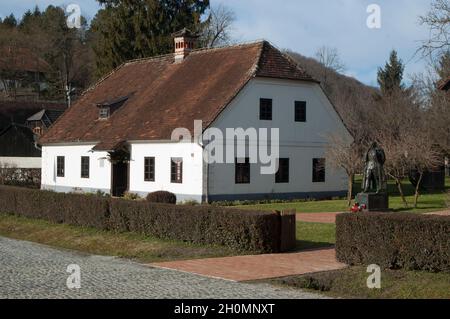 Geborenes Haus des jugoslawischen Führers Marschall Josip Broz Tito im alten Dorfmuseum - Staro selo Kumrovec, Kroatien Stockfoto