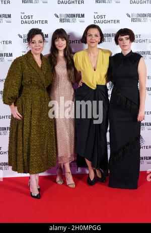 Olivia Colman, Dakota Johnson, Maggie Gyllenhaal und Jessie Buckley kommen zur britischen Premiere von „The Lost Daughter“ in der Royal Festival Hall in London während des BFI London Film Festival. Ausgabedatum: Mittwoch, 13. Oktober 2021. Stockfoto