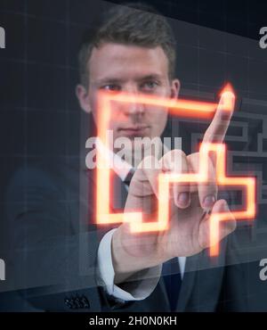 Der Geschäftsmann mit Labyrinth in schwierigen Situationen Konzept Stockfoto