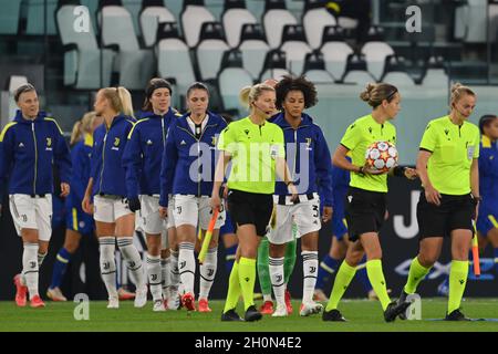 Turin, Italien. Oktober 2021. Juventus ist während des UEFA Womens Champions League-Gruppenspiels 2 zwischen Juventus und Chelsea im Allianz-Stadion in Turin, Italien, auf dem Spielfeld Quelle: SPP Sport Pressefoto. /Alamy Live News Stockfoto