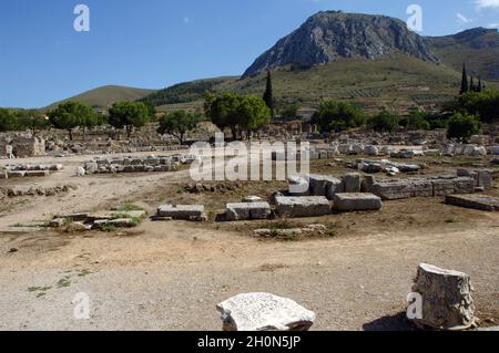 Griechenland. Peloponnes. Panorama der archäologischen Stätte von Korinth. Stockfoto