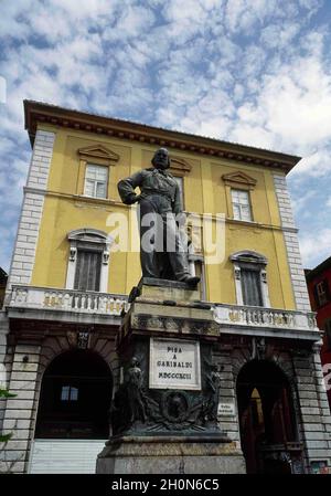 Italien, Toskana, Pisa. Denkmal von Giuseppe Garibaldi (1807-1882). Italienischer militärischer und politischer Führer. Bronzeskulptur der italienischen Skulptur Stockfoto