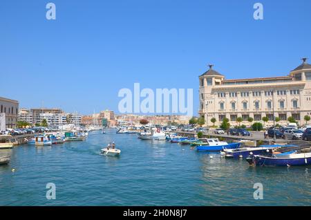 Einige Fotos aus der schönen Stadt Syrakus, antike griechische Kolonie, die während einer Sommerreise nach Sizilien aufgenommen wurden. Stockfoto