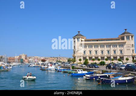 Einige Fotos aus der schönen Stadt Syrakus, antike griechische Kolonie, die während einer Sommerreise nach Sizilien aufgenommen wurden. Stockfoto