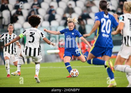 Turin, Italien, 13. Oktober 2021, Erin Cuthbert von den Chelsea FC Women während der UEFA Women's Champions League, Gruppe A Fußballspiel zwischen Juventus FC und Chelsea FC am 13. Oktober 2021 im Juventus Stadion in Turin, Italien Stockfoto
