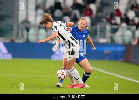 Turin, Italien, 13. Oktober 2021, Cristiana Girelli (Juventus Women) während der UEFA Women's Champions League, Gruppe-A-Fußballspiel zwischen Juventus FC und Chelsea FC am 13. Oktober 2021 im Juventus-Stadion in Turin, Italien - Foto Nderim Kaceli / DPPI Stockfoto