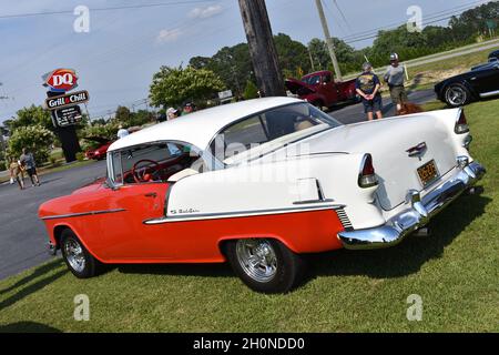 Ein Chevrolet Bel Air Hardtop aus dem Jahr 1955 auf einer Automobilausstellung. Stockfoto