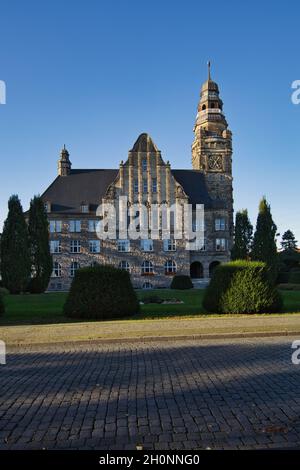 Herrliche Südfassade des Rathauses Wittenberge, horizontale Aufnahme Stockfoto