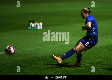 DARTFORD, GROSSBRITANNIEN. 13. OKTOBER Amy Rodgers von London City Lionesses schießt im Warm-up während des FA Women's League Cup-Spiels zwischen London Lionesses und West Ham United am Mittwoch, 13. Oktober 2021, im Princes Park, Dartford. (Kredit: Tom West | MI News) Kredit: MI Nachrichten & Sport /Alamy Live News Stockfoto