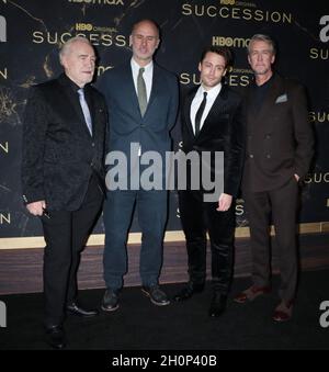 12. Oktober 2021.Brian Cox, Jesse Armstrong, Kieran Culkin, Alan Ruck nehmen an der Premiere der Saison 3 von HBO im American Museum of Natural History in New York Teil 12. Oktober 2021 Quelle: RW/MediaPunch Stockfoto