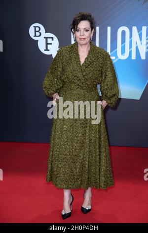 London, England am 13. Oktober 2021. Olivia Coleman bei der Premiere von The Lost Daughter im Rahmen des 65. BFI London Film Festival in der Royal Festival Hall in London, England am 13. Oktober 2021. Foto von Aurore Marechal/ABACAPRESS.COM Stockfoto