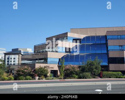 Usa. Juli 2021. Gebäude der United Business Bank in der Innenstadt von Walnut Creek, Kalifornien, 23. Juli 2021. (Foto: Smith Collection/Sftm/Gado/Sipa USA) Quelle: SIPA USA/Alamy Live News Stockfoto