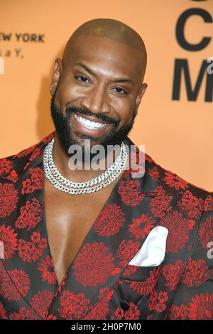 Darsteller Bryan Terrell Clark nimmt am 13. Oktober 2021 an der 'THOUGHTS OF A COLORED MAN' Broadway Opening Night im Golden Theatre in New York, New York, USA, Teil. Dies ist das erste Stück in der Geschichte des Broadway, das von schwarzen Künstlern geschrieben, inszeniert, in der Hauptrolle gespielt und in der Hauptrolle gespielt wurde. Robin Platzer/ Twin Images/ Credit: SIPA USA/Alamy Live News Stockfoto