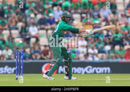 Southampton, Großbritannien. Juni 2019. Bangladesh Cricket-Spieler Mohammad Mahmudullah in Aktion während des 31. Spiels ICC (International Cricket Council) Cricket World Cup 2019 zwischen Bangladesch und Afghanistan in Southampton.(Bangladesch gewann durch 62 Runs) (Foto von MD Manik/SOPA Images/Sipa USA) Quelle: SIPA USA/Alamy Live News Stockfoto