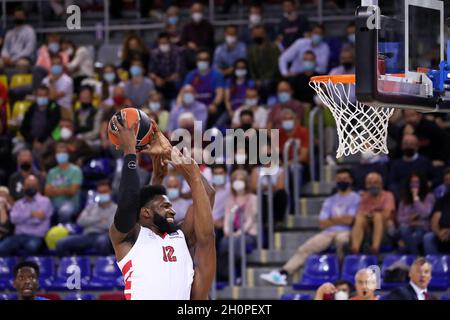 Barcelona, Spanien. Oktober 2021. 13. Oktober 2021, Barcelona, Katalonien, Spanien: Hassan Martin spielte im Palau Blaugrana während des Basketballspiels, das der Woche 3 der Euroleague entspricht, zwischen dem FC Barcelona und Olympiakos. Foto JGS/Cordon Press Credit: CORDON PRESS/Alamy Live News Stockfoto