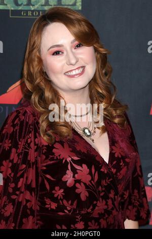 Los Angeles, Kalifornien. Oktober 2021. Jillian Clare bei der Ankunft für LOVE ON THE ROCK Weltpremiere, Hilton Los Angeles - Universal City, Los Angeles, CA 13. Oktober 2021. Kredit: Priscilla Grant/Everett Collection/Alamy Live Nachrichten Stockfoto