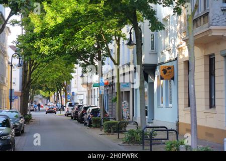 HERNE, DEUTSCHLAND - 17. SEPTEMBER 2020: Blick auf die Straße in der Innenstadt von Herne. Es ist die 21. Größte Stadt des Landes Nordrhein-Westfalen. Stockfoto