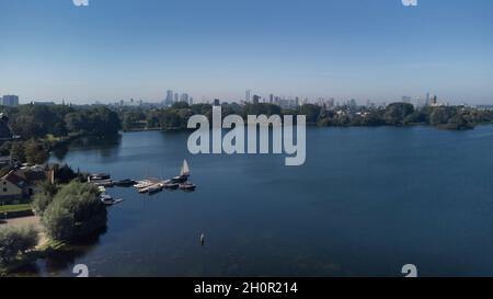 Ein sonniger Tag in der Kralingse Plas. Stockfoto