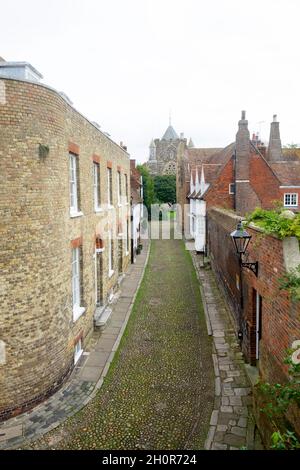 Blick entlang der West Street zum St. Mary's Kirchturm vom US-amerikanischen Autor Henry James Lamb House in Rye East Sussex England Großbritannien KATHY DEWITT Stockfoto