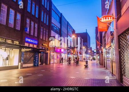 EINDHOVEN, NIEDERLANDE - 29. AUGUST 2016: Fußgängerzone im Zentrum von Eindhoven, Niederlande Stockfoto