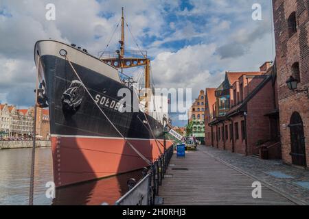 DANZIG, POLEN - 2. SEPTEMBER 2016: SS Soldek Schiff auf dem Motlawa Fluss in Danzig, Polen. Sie war das erste Schiff, das nach dem Zweiten Weltkrieg in Polen gebaut wurde Stockfoto